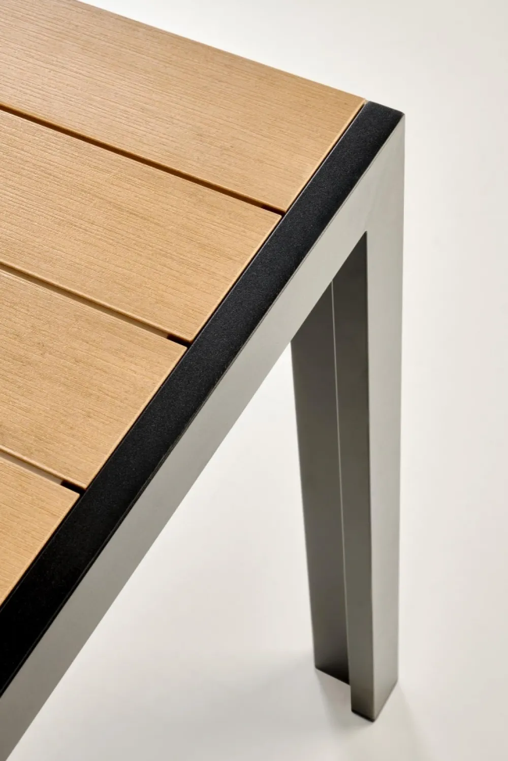 Halmar Meble Ogrodowe*FIERRO stół prostokątny, brązowy / czarny (1p=1szt)1 sztuka