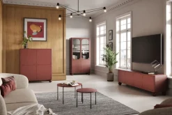 Bogart Witryny*SONATIA II WITRYNA 100 4D - burgund / nogi kule